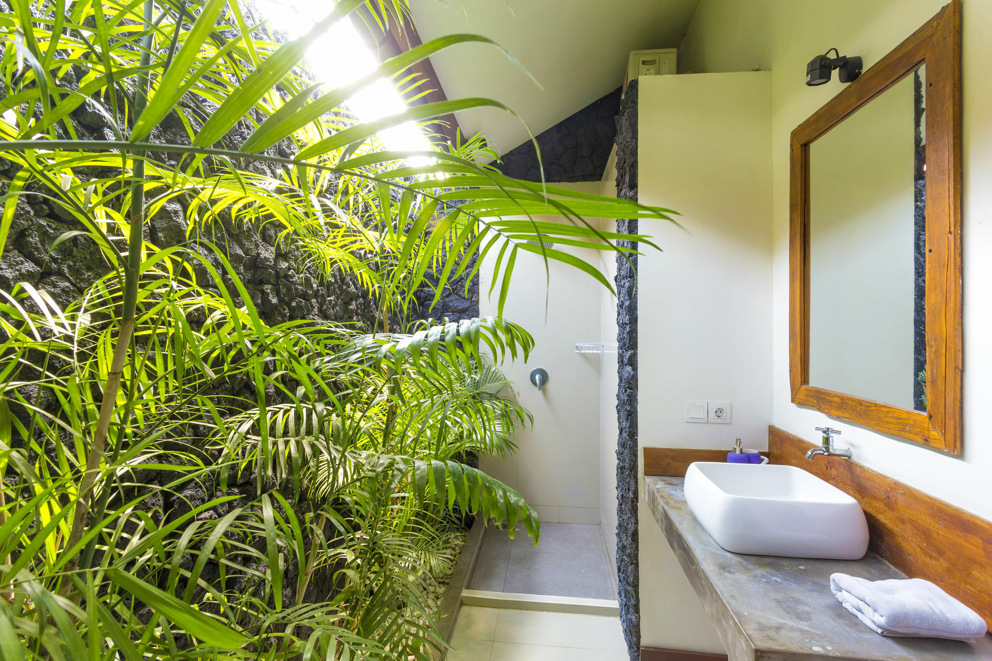 Big Brother Surf Inn Canggu  Exterior photo